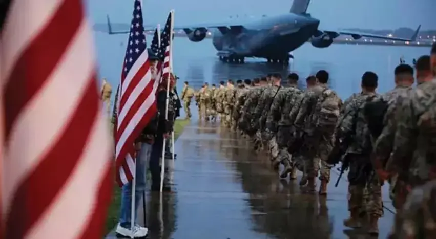 Bi mosekan êrîsî ser baregeha Amerîkî ya li Bexdayê kirin