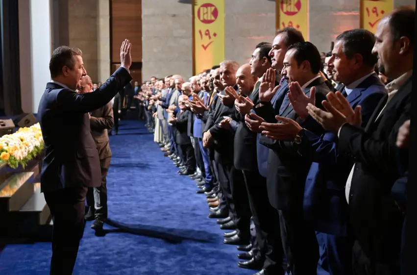 Mesrûr Barzanî bi hinek endamên PDKê re li Erbîlê civiya