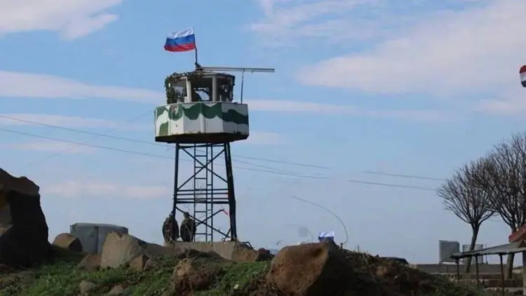 Artêsa Rûsyayê ji noqteyên çavdêriyê yên li Golanê vekisiya