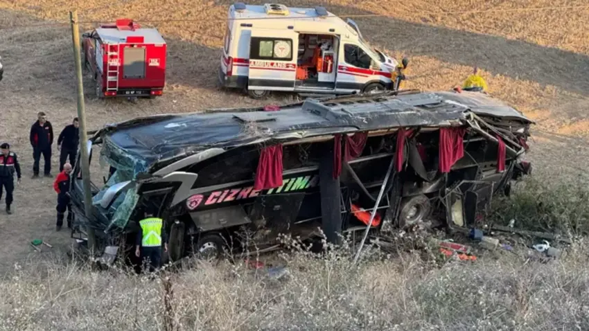 Yolcu otobüsü devrildi: Çok sayida yarali var!