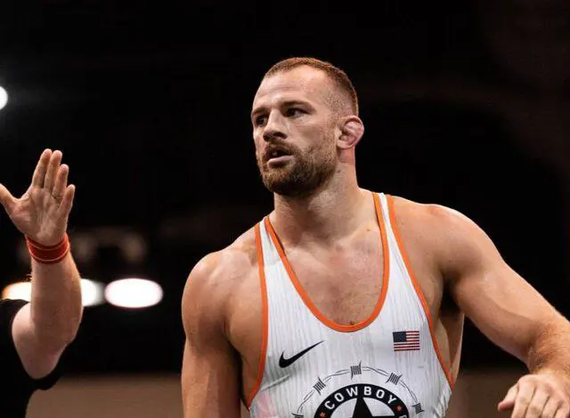 ماڵئاوایی دەیڤید تایلۆر لە زۆرانبازی دوای جیهانی ئەلبانی