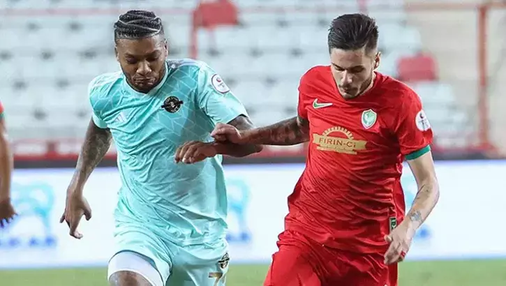 Amedspor darmadagin! Taraftar Ersun Yanal'i istifaya davet etti!