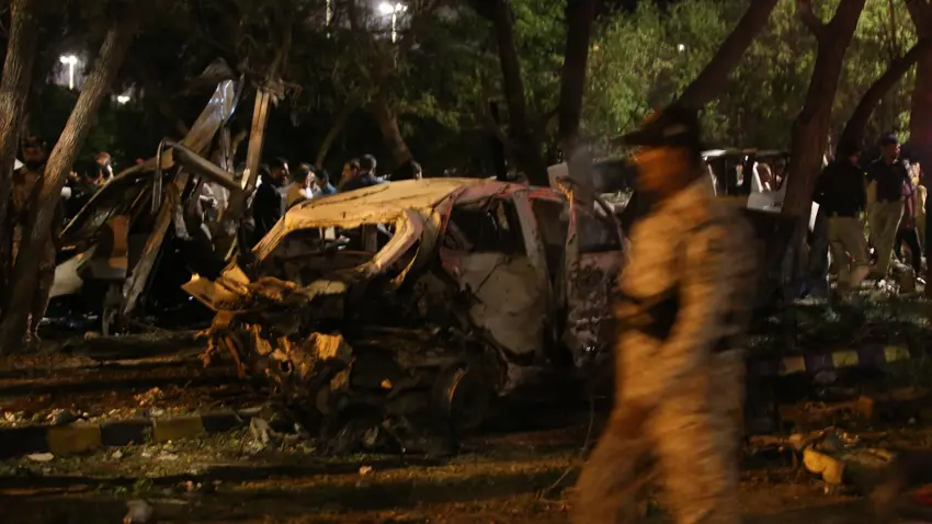 Pakistan'da havalimani yakininda patlama: 1 ölü 7 yarali