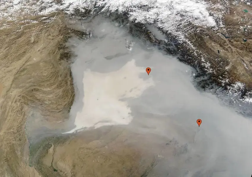 تەم و مژە ژەهرئاوییەکەی پاکستان ئەوەندە تووند و تیژە کە لە بۆشایی ئاسمانەوە دەبینرێت