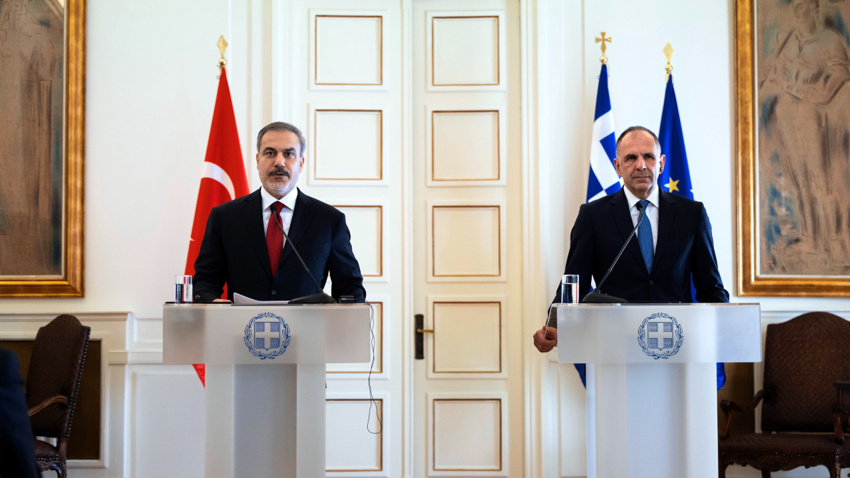 Yunanistan'da Türkiye depremi: Istifa etti!