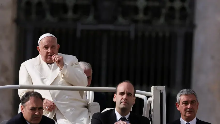 Sîroveya Papa ya li ser Xezzeyê: Li gorî hin pisporan jenosîd e