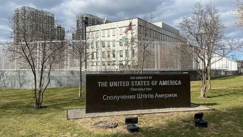 Amerîkayê Balyozxaneya Kîevê girt û hisyarîya êrîsa Rûsî da