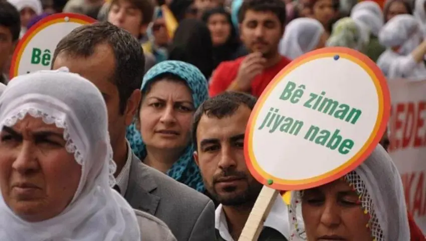 AK Partî: Di destûra nû de mafê zimanê dayikê û efûya gistî tune ye