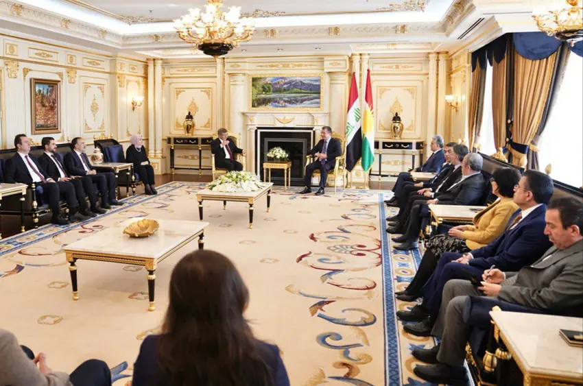 Basbakan Barzani ile Davutoglu Türkiye-Kürdistan Bölgesi iliskilerini görüstü