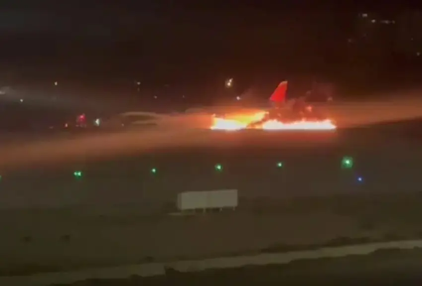 Di balafira rêwiyan a Rûsyayê ya li Balafirgeha Antalyayê daket, sewat derket!