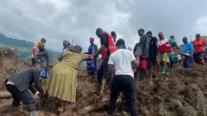 Baran bû sedema rabûna lehiyê û heza erdê û di hezê de 20 kes mirin