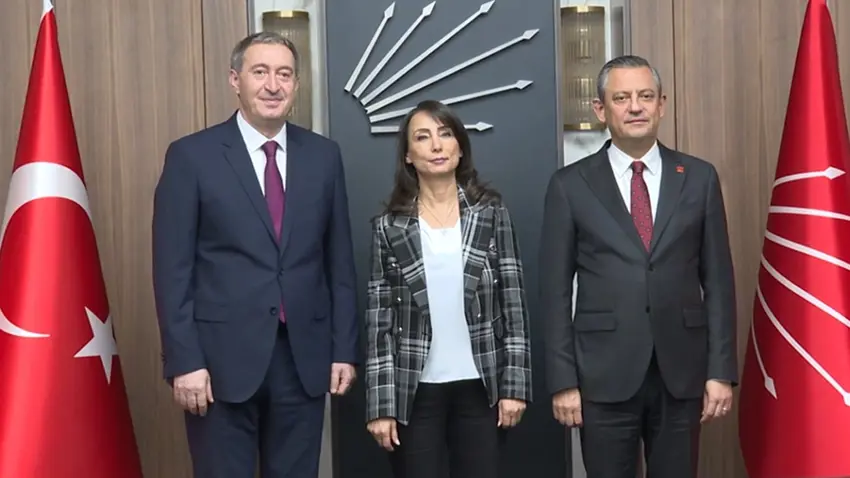 Serdanê dest pê kir: Sanda Partiya DEMê li Navenda Gistî ya CHPyê ye