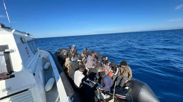 Mugla açiklarinda 49 göçmen yakalandi!