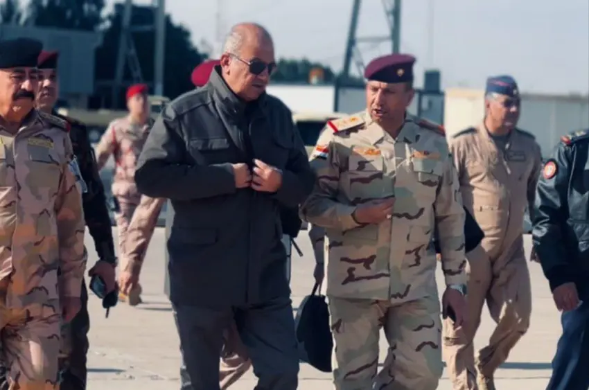 Irak Savunma Bakani Abbasi "Irak-Suriye" sinirini ziyaret etti