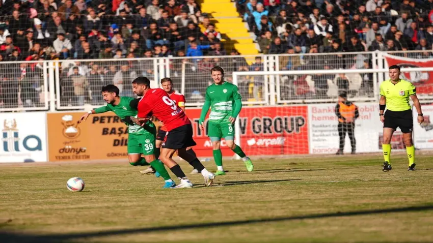 Batman Petrolspor gümbür gümbür liderlige geliyor