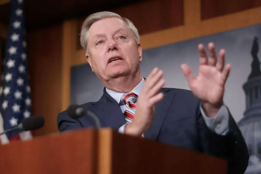 هۆشداری سیناتۆری کۆمارییەکانی ئەمریکا سەبارەت بە مەترسی هەڵهاتنی دیلەکانی داعش