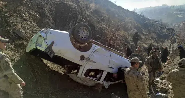 Li Sason a Batmanê otomobil di helan de çû xwarê: 1 mirî û 6 birîndar hene