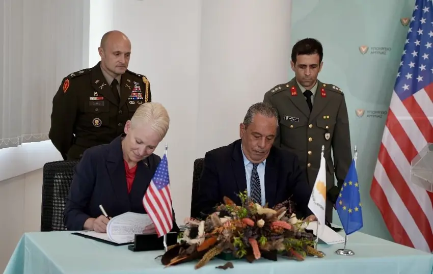Pentagon ve Kibris Cumhuriyeti arasinda askeri is birligi: Imzalar atildi