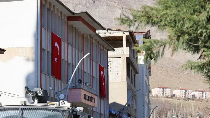 Qeyûmê Miksê projeyên saredariyê jê bir