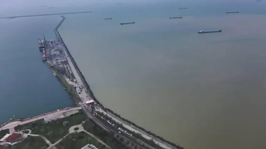 Petrola ku ji 2 tankêran herikî nav Derya Res 4 hezar ton e