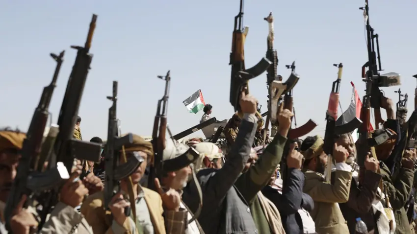 ABD ve Ingiltere, Husiler’e hava saldirisi düzenledi