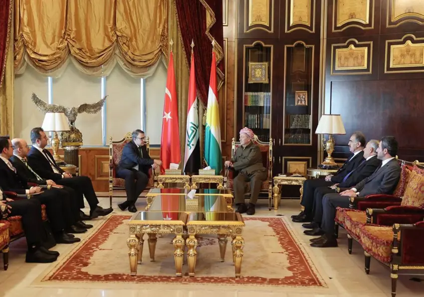 Mesud Barzani ve Türkiye'nin Irak Büyükelçisi yeni hükümetin kurulmasini görüstü