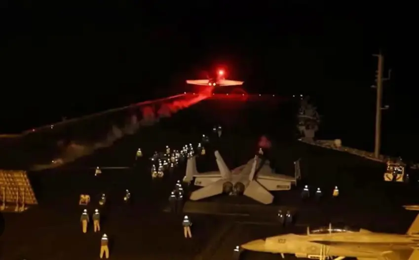 کوژرانی لانیکەم ١١ کەس لە هێزەکانی حووسییەکان لە هێرشەکانی ئەمریکا و بەریتانیا وە