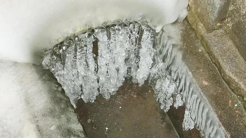 Serma Sibiryarê li bajarê Ardahanê xwe nîsan da: (-)15 derece