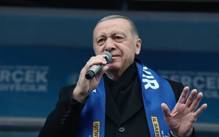 Erdogan li Diyarbekirê axivî: Îradeya birayên min ê Kurd derxistine bazarê