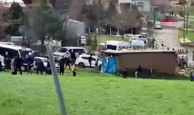 Li Diyarbekirê serê hilbijartinê: Kustî û birîndar hene