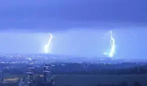 Brûskê li xelkê xist û 25 kes mirin