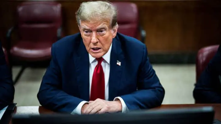 Trump, ceza davasinda hakim karsisinda!