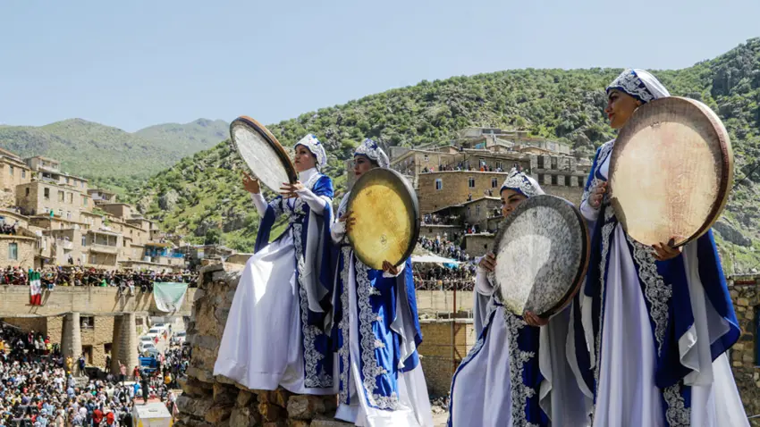 Rojhilat | Li gundê Palinganê Festîvala Hezar Defan birêve çû