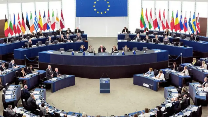 یەکێتیی ئەوروپا ڕێککەوتن لەسەر سەپاندنی سزایەکی نوێ بەسەر ئێران