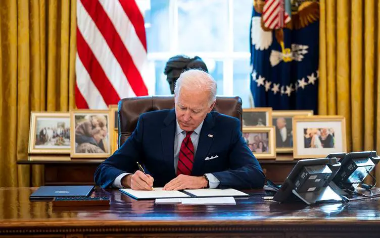 Biden, Ukrayna-Israil yardim paketini imzaladi
