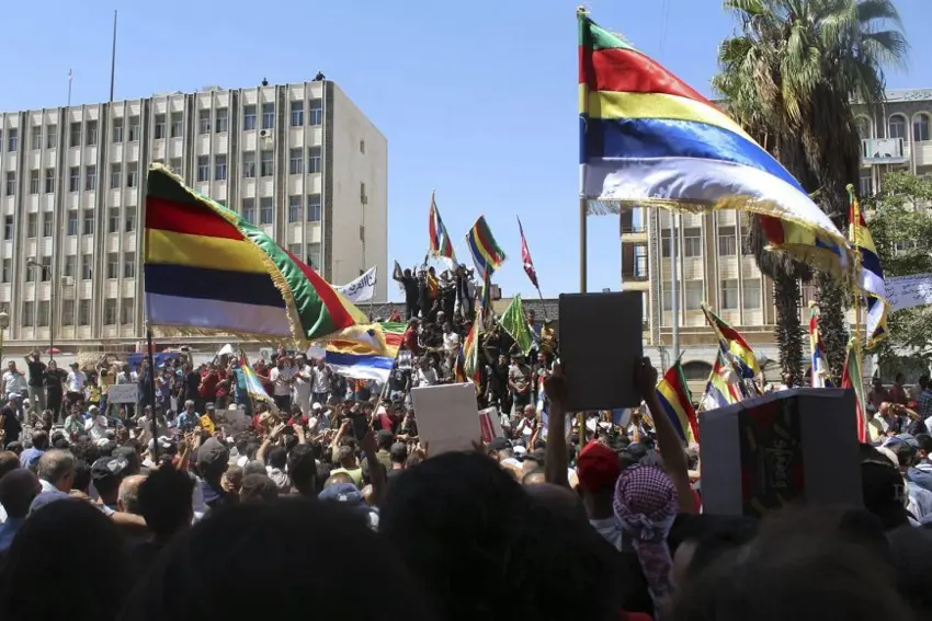 Li Siwêdayê gelek efserên rejîma Sûriyê hatin revandin