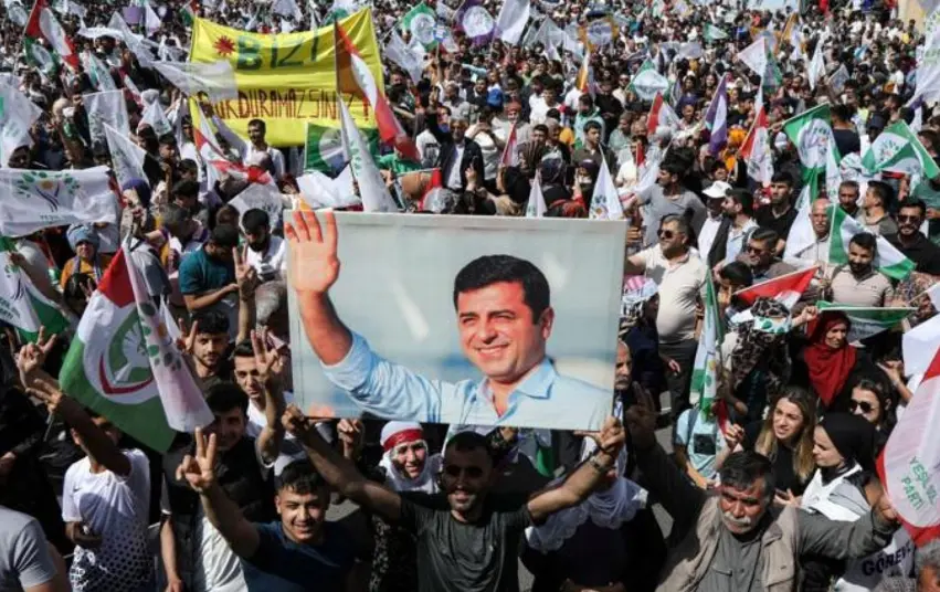 159 kesayetên gring ji bo Doza Kobaniyê bangnameyekê belav kirin