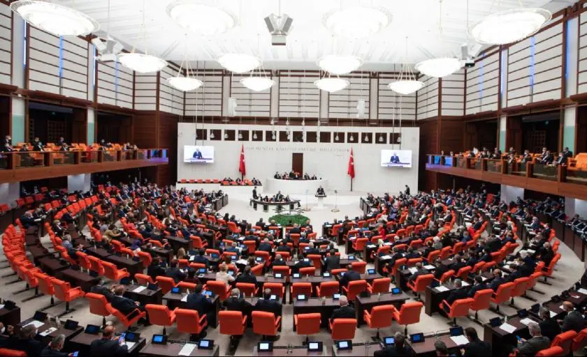 Parlamena Tirkiyeyê pêsnûmayasaya Kurdî red kir