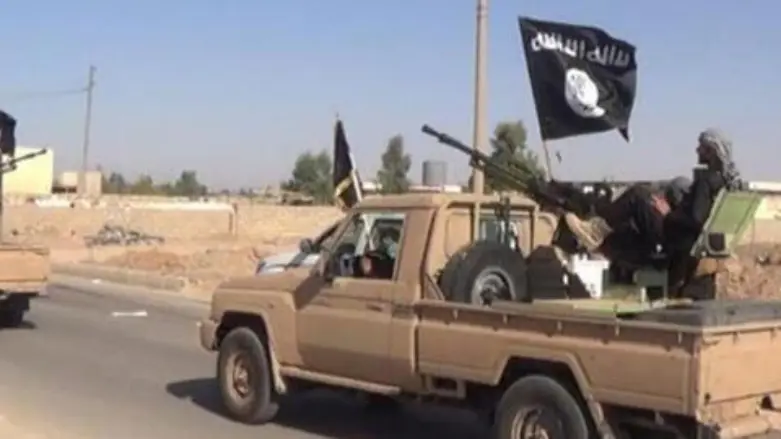 DEAS li Kerkûkê êrîsî artêsa Iraqê kir: Leskerekî kustî û 2 lesker birîndarin