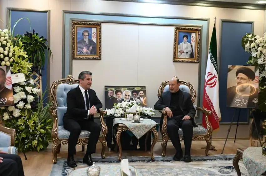 Serokwezîr Mesrûr Barzanî besdarî sîna Serokkomarê Îranê bû