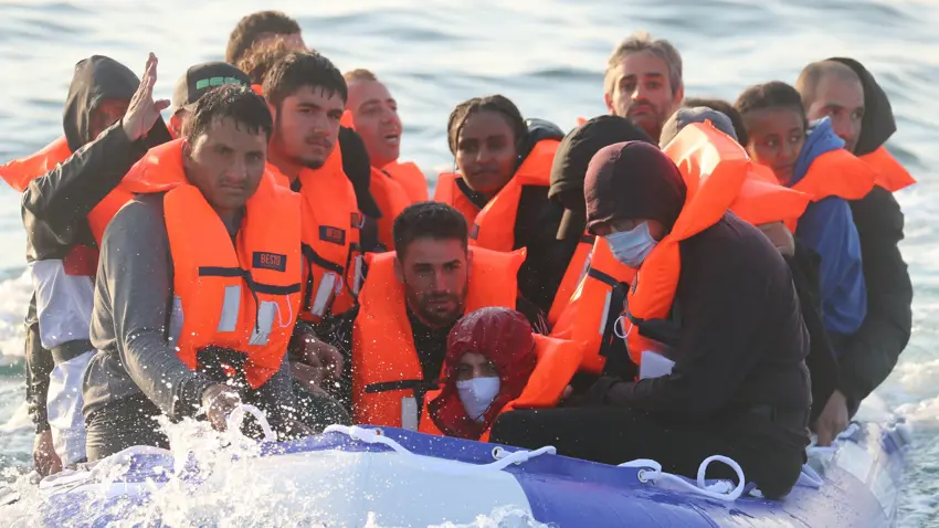 لە سەرەتای ئەمساڵەوە زیاتر لە 10 هەزار کۆچبەر بە نۆکەندی ئینگلیزدا پەڕیونەتەوە بەریتانیا