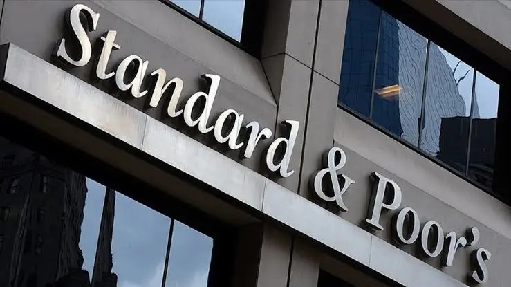 S&P, Türkiye'nin kredi notunu yükseltti ve artiya çevirdi