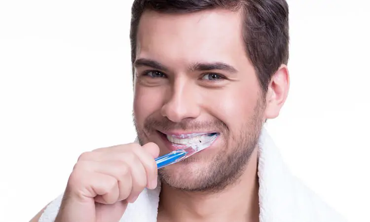 ئایا دوای نانی بەیانی ددانەکانمان بشۆین؟