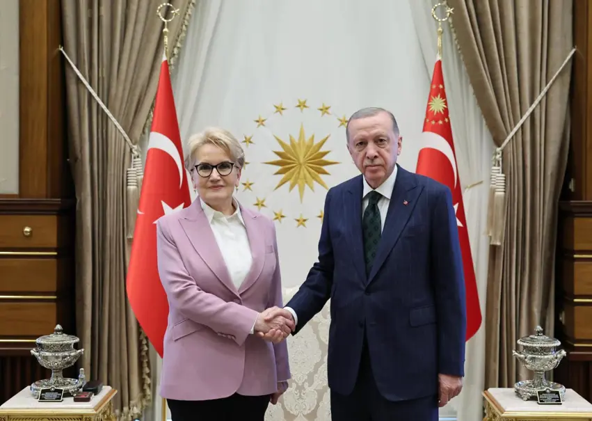 Erdogan li Koska Serokomariyê pêswazîya Meral Aksener kir