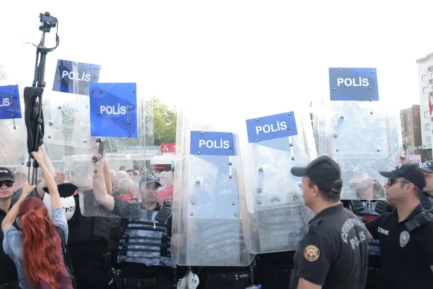 Li Amedê hêzên asayîsê nehist li ser artêsa Tirkiyê (TSK) daxwuyanî bidin