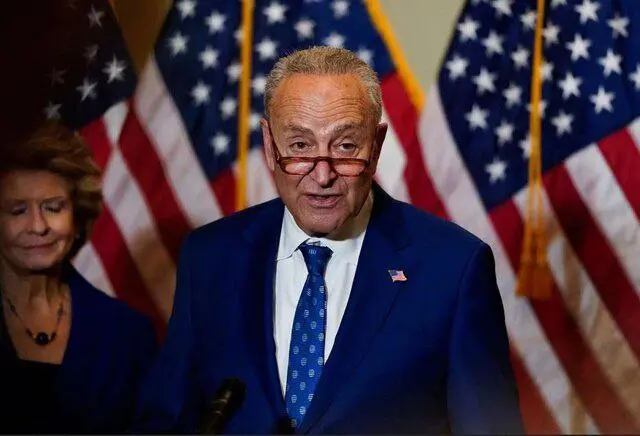 داواکاری سەرۆکی زۆرینەی ئەنجوومەنی پیران بۆ بایدن بۆ کشانەوە لە هەڵبژاردن