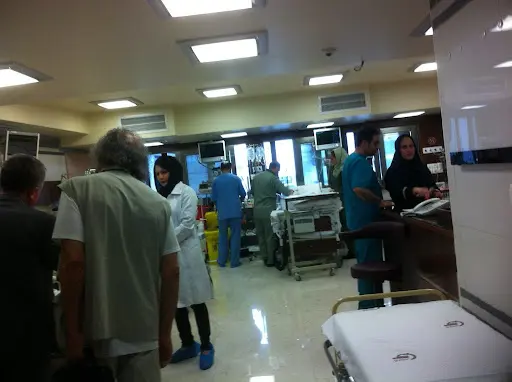 Li Îranê krîza tenduristiyê: Doktor û perester koçî derve dikin