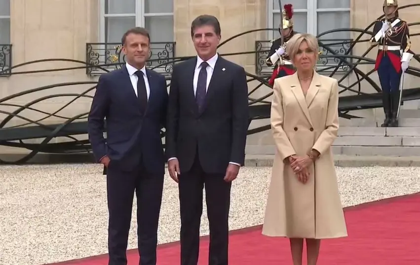 Nêçîrvan Barzanî li Koska Elysee ji aliyê Macron û hevjîna wî Brigitte ve hate pêswazîkirin