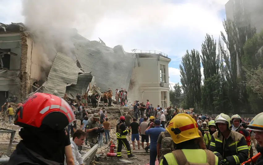 Rusya Kiev’de çocuk hastanesini vurdu: Can kaybi artiyor