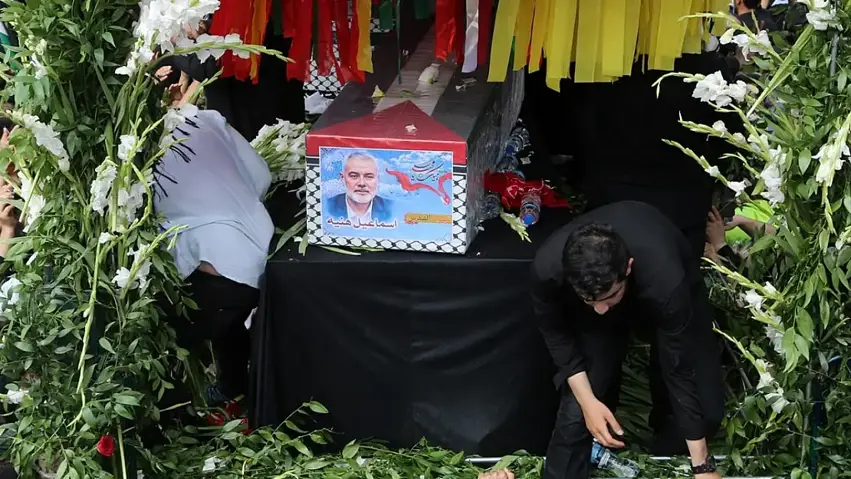 Cenazeyê Heniye li Qeterê bi xakê hate spartin